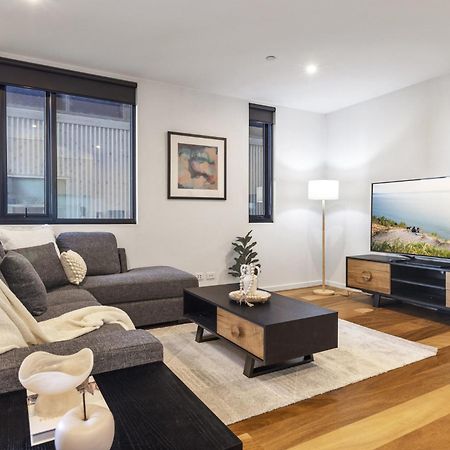 Oceanfront 2-Bed With Balcony & Study Nook Apartment Geelong Exterior photo